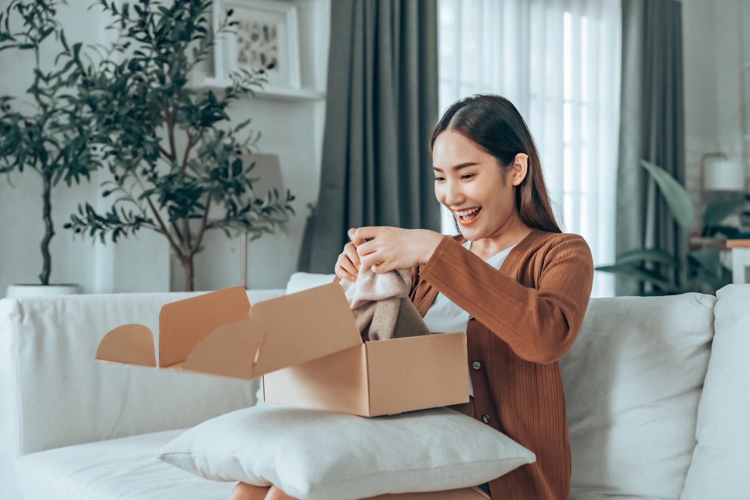 Keuntungan Belanja Online Luar Negeri - DOKU.Promo