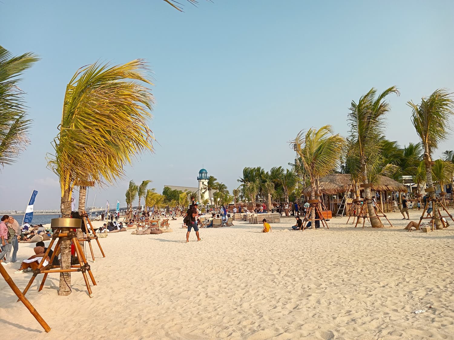 Berfoto Ria di Pantai Indah Kapuk (PIK), Jakarta Utara + DOKU.Promo