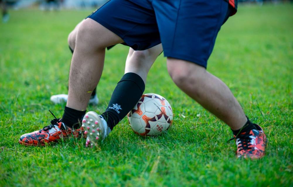 Peraturan Sepak Bola yang Perlu Kamu Ketahui: Aturan Main, Pelanggaran, dan Sanksi