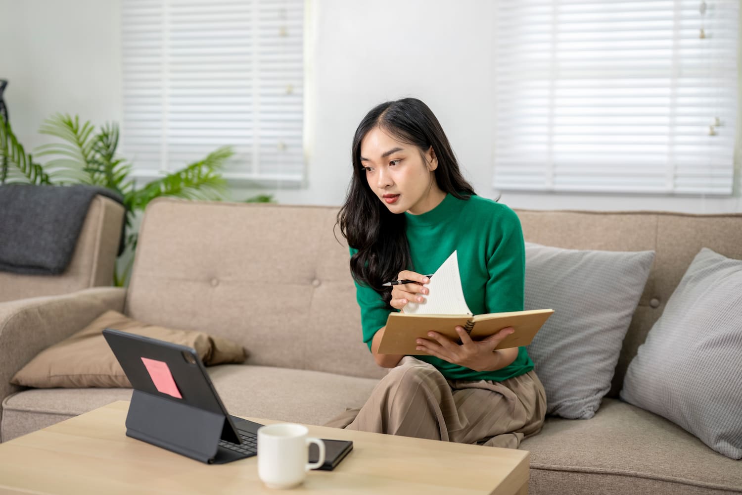 Pantau Penggunaan Listrik Secara Rutin - DOKU.Promo