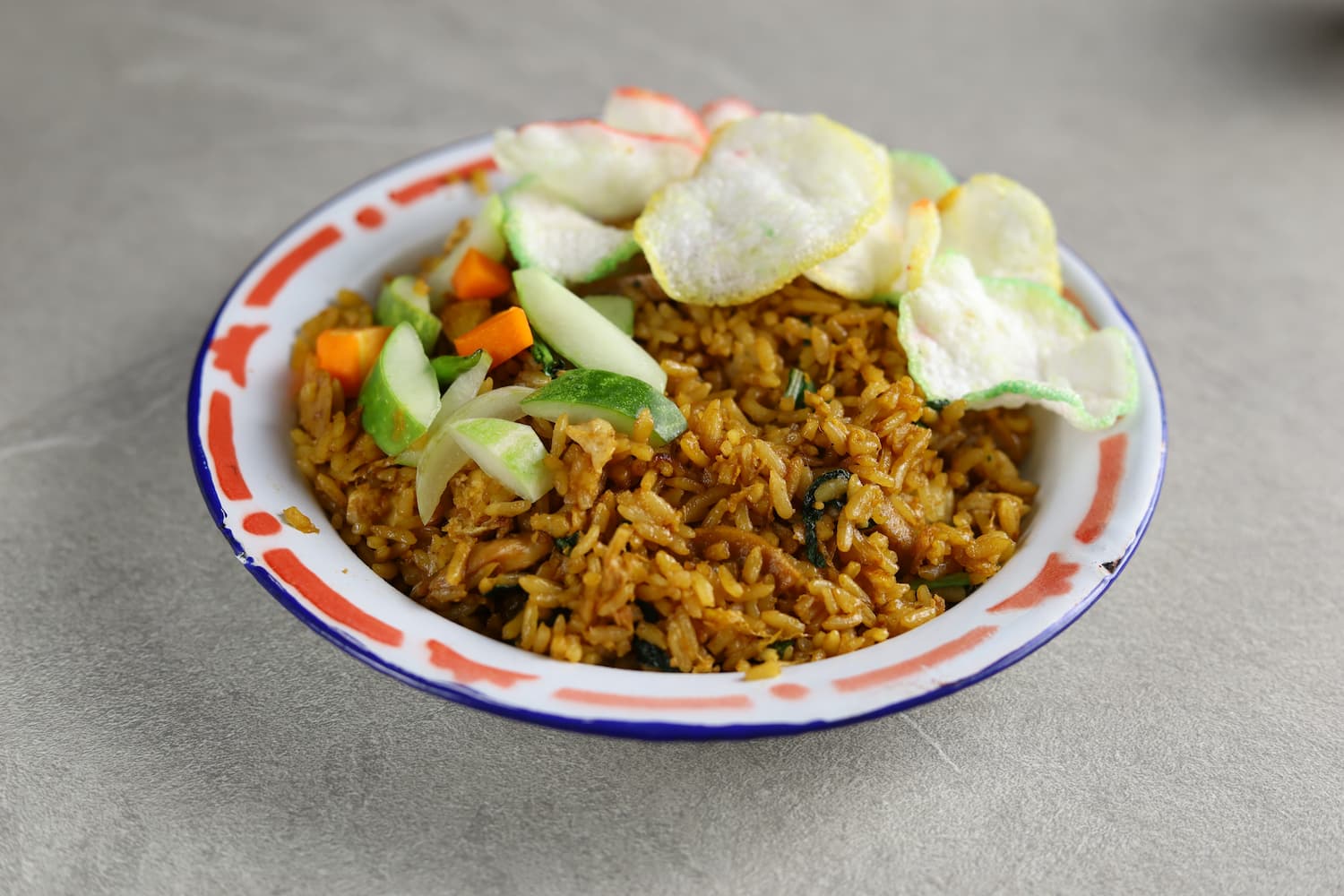 Sepiring Nasi Goreng dengan Kerupuk - DOKU.Promo