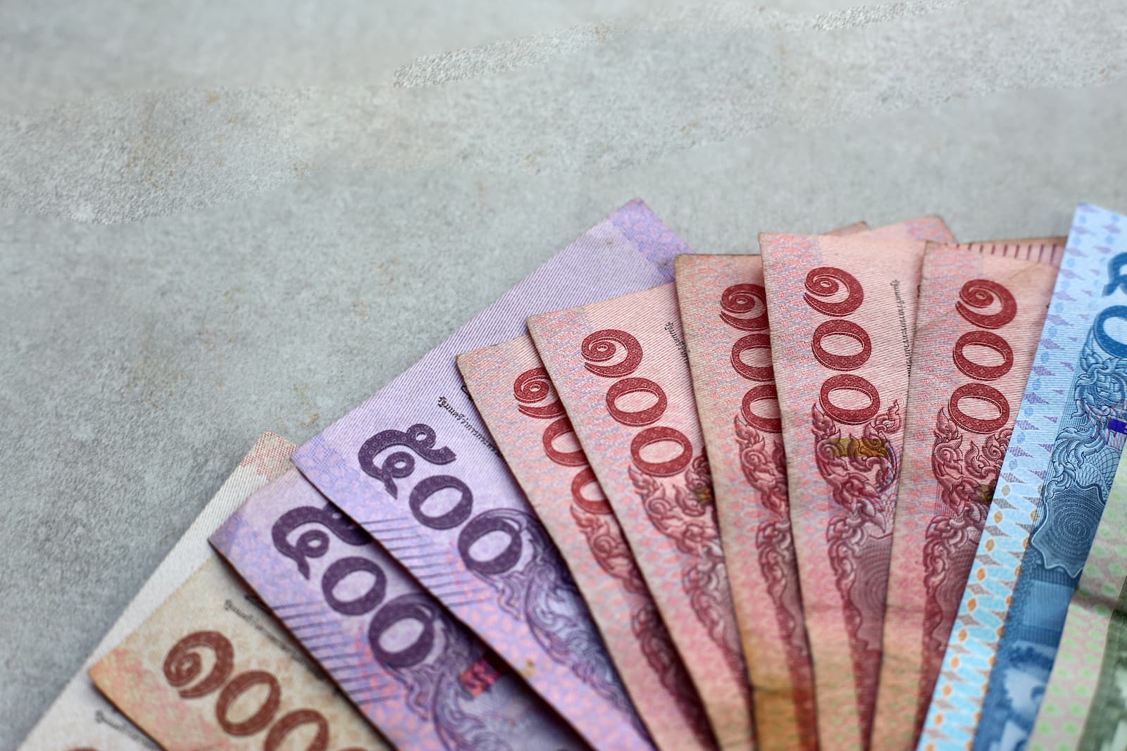 liburan ke Thailand bawa uang berapa - DOKU.Promo