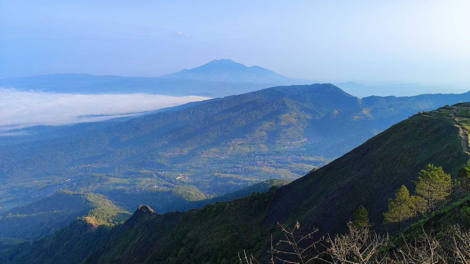 Gunung Andong Magelang - DOKU.Promo