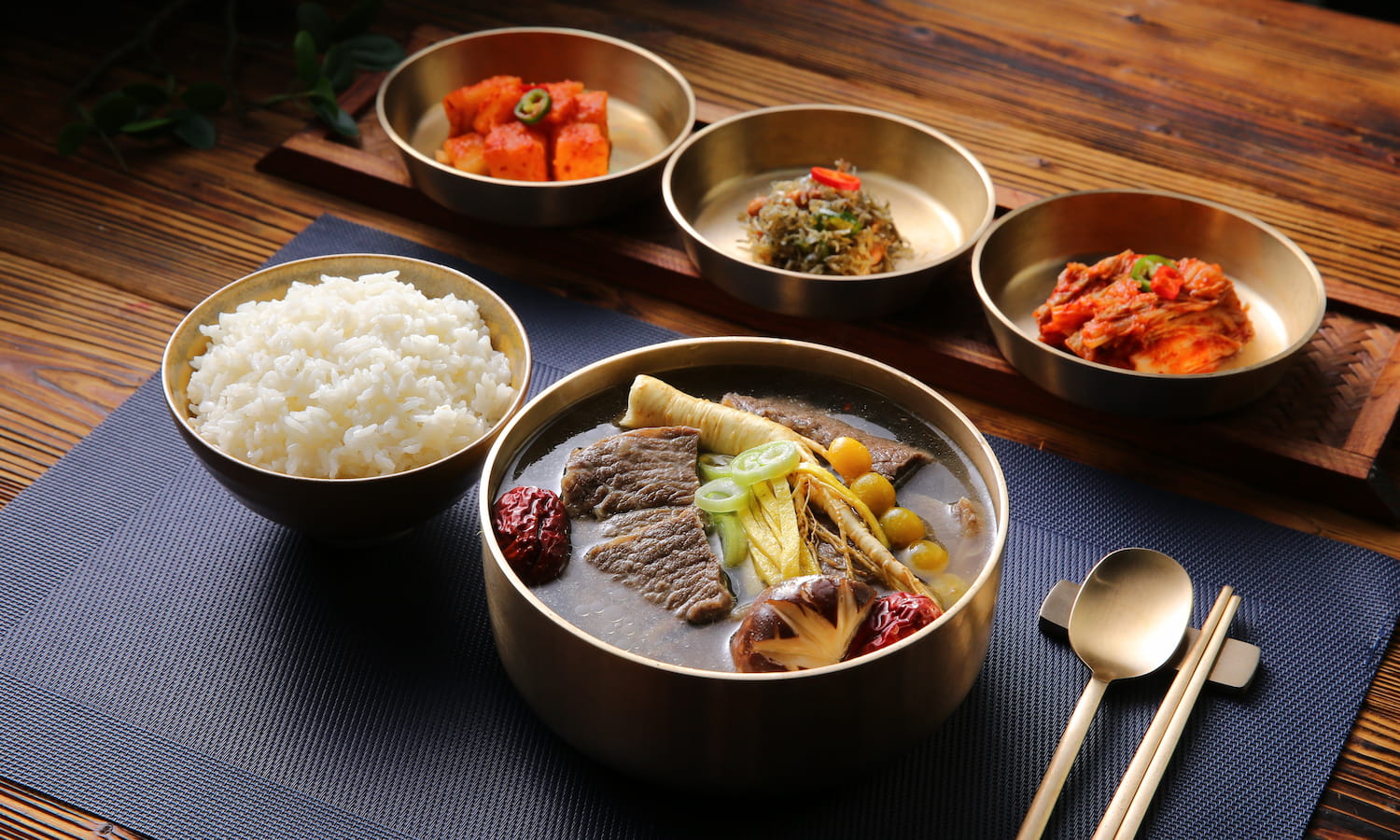 16 Makanan Korea Pedas Berkuah yang Wajib Dicoba Saat Hujan!