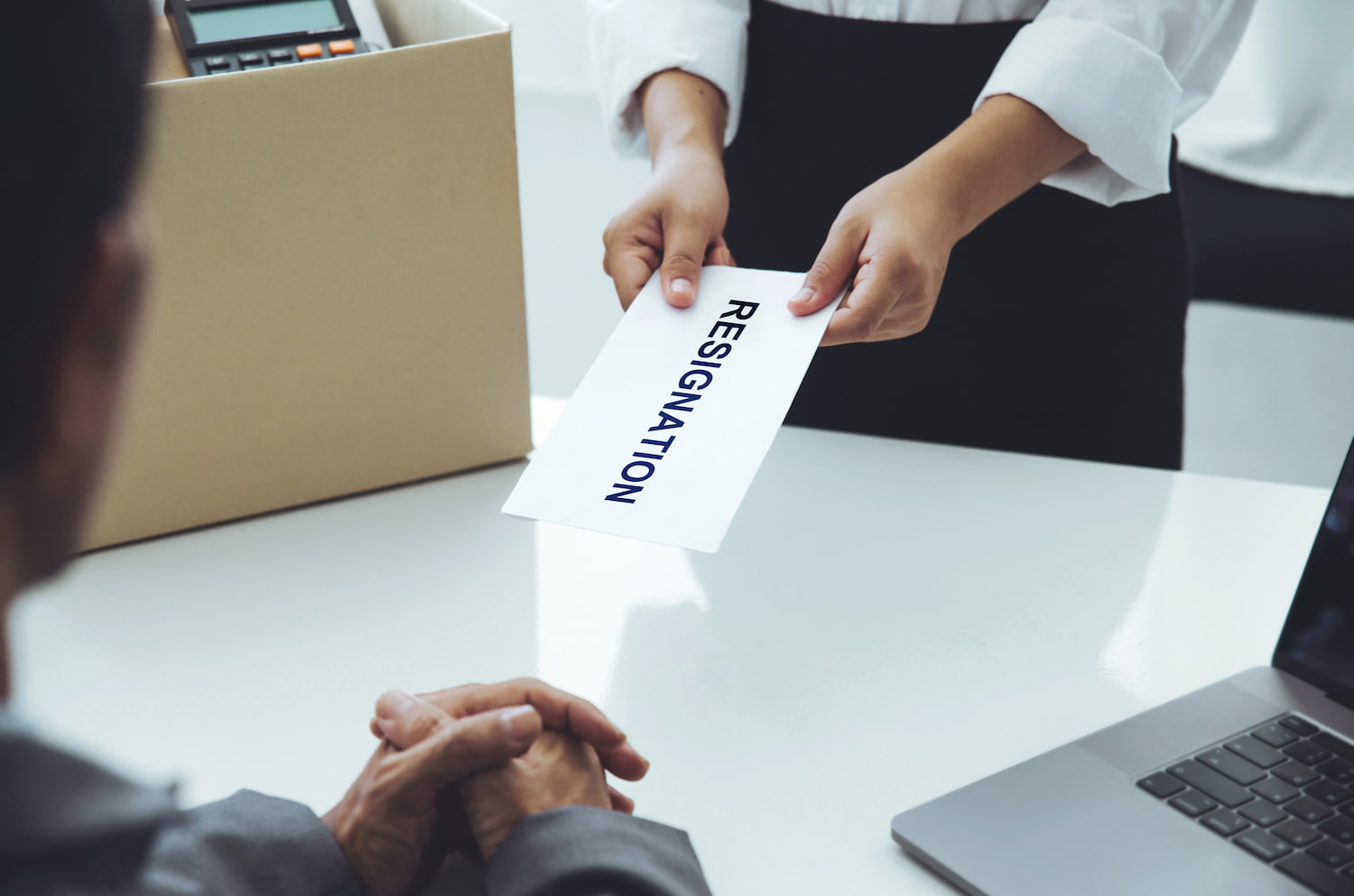 Etika Mengajukan Resign Mendadak Tanpa Merusak Reputasi - DOKU.Promo