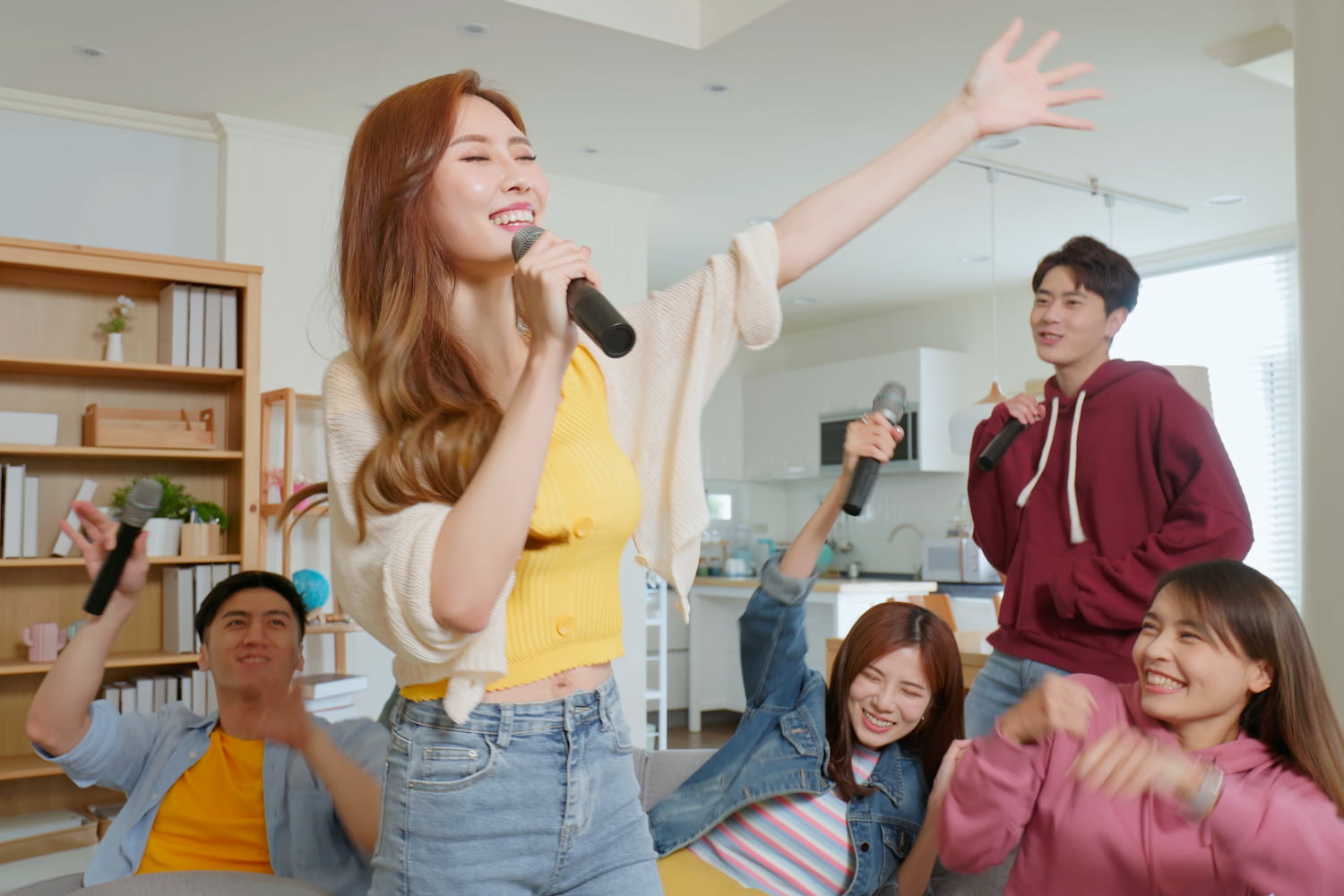 10 Karaoke Tangerang untuk Quality Time, Lengkap dengan Syarat Masuknya